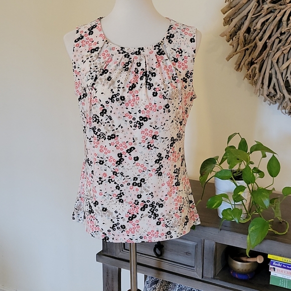Tommy Hilfiger Tops - Tommy Hilfiger Floral Blouse